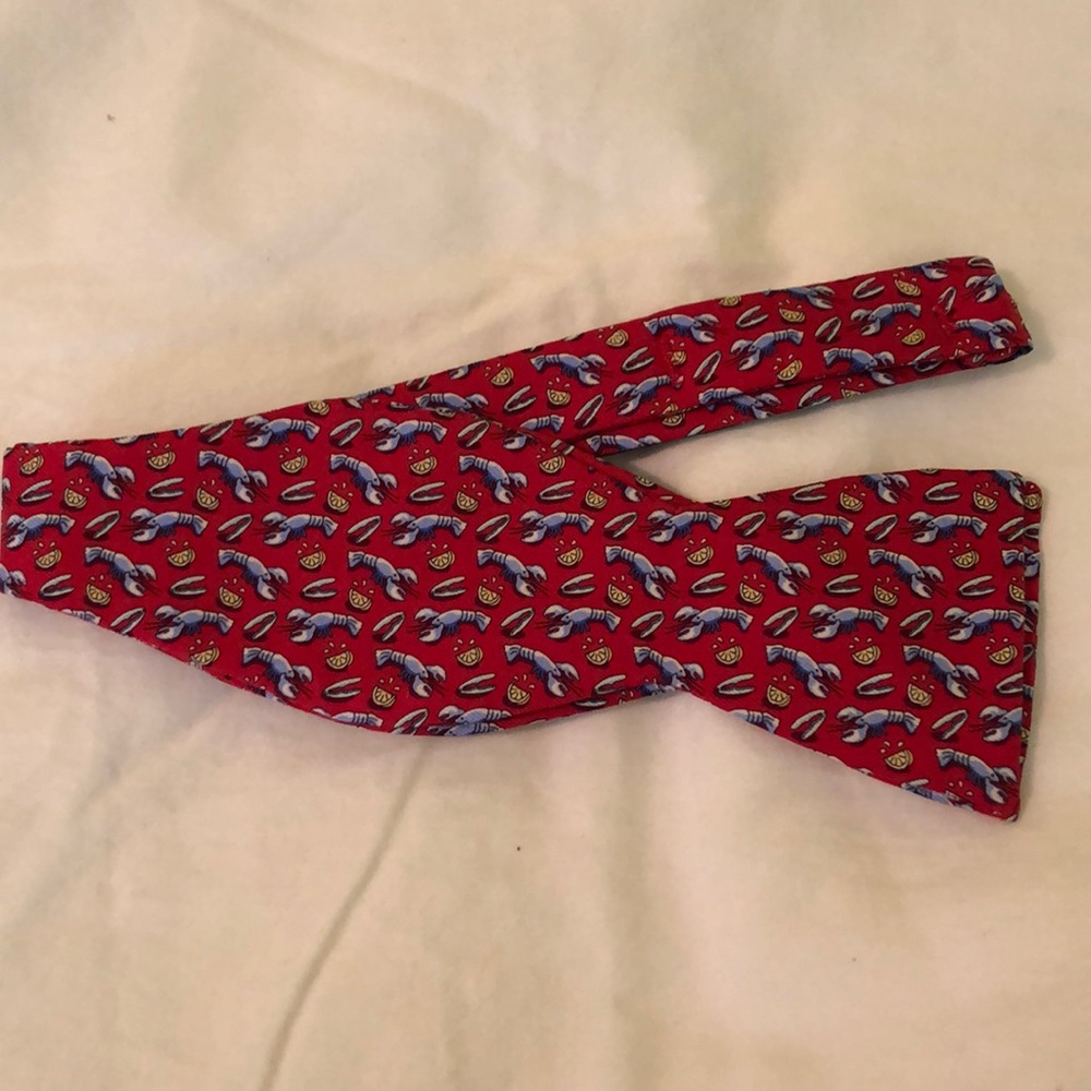 NEW Vineyard Vines bow tie
